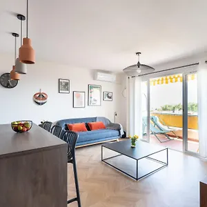 https://le-floral-magnifique-t3-vue-mer.fr-provencehotel.com